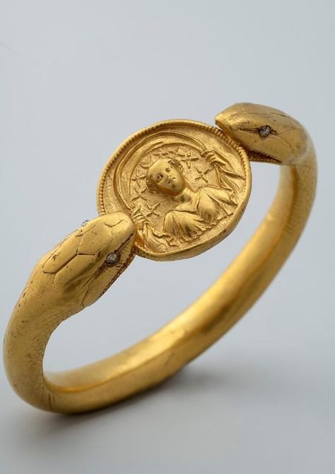 Ancient Jewels, Medieval Rings, Roman Jewelry, Ancient Jewellery, Historical Jewellery, Snake Jewelry, Ancient Jewelry, Old Jewelry, A Mermaid