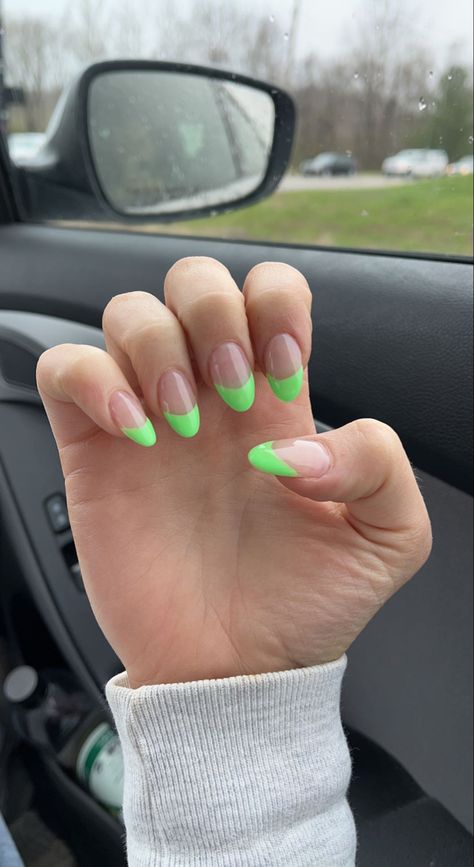 Neon Green Nails Almond Shape, Lime Green French Nails, Lime Green Tips Nails, Lime Green Summer Nails, Summer Nails Lime Green, Lime Green Acrylic Nails Designs, Almond Nail Ideas Simple, Lime Green Nails Acrylics, Lime Green Almond Nails