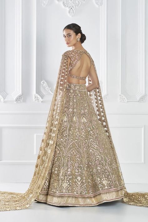 Gold Embroidered Lehenga | Manish Malhotra Bridal Couture 2023, Lehenga Manish Malhotra, Tissue Lehenga, Manish Malhotra Bridal, Manish Malhotra Lehenga, Indian Wedding Guest, Couture 2023, Wedding Guest Outfits, Embroidered Lehenga