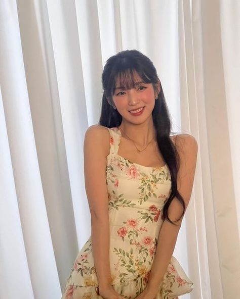 All Posts • Instagram Oh My Girl Arin, Arin Oh My Girl, Korean Birthday, Oh My Girl, Minimalist Wallpaper, New Girl, Instagram Update, Celebrities Female, Oh My