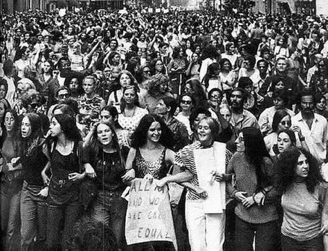 1970: Women protest equal rights in New York. Womens Equality, Equal Pay, Jeanne Damas, Riot Grrrl, Intersectional Feminism, Who Runs The World, Gender Equality, Equal Rights, Photos Of Women