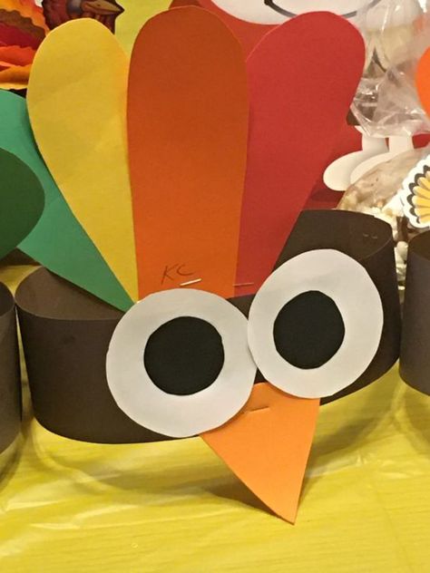 Thanksgiving Arts And Crafts, Turkey Crafts Kids, Thanksgiving Activities Preschool, Preschool Thanksgiving, Thanksgiving Turkey Craft, Thanksgiving Crafts Preschool, Turkey Hat, Easy Thanksgiving Crafts, November Crafts