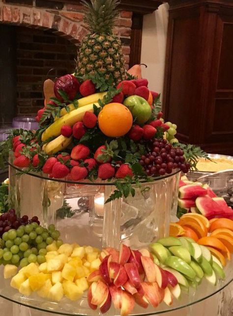 Fruit Cascade Display, Fruit Table Ideas Wedding, Wedding Fruit Table, Fruit Display Wedding, Fruit Tables, Fruit Kabob, Veggie Display, Fruit Buffet, Fruit Table