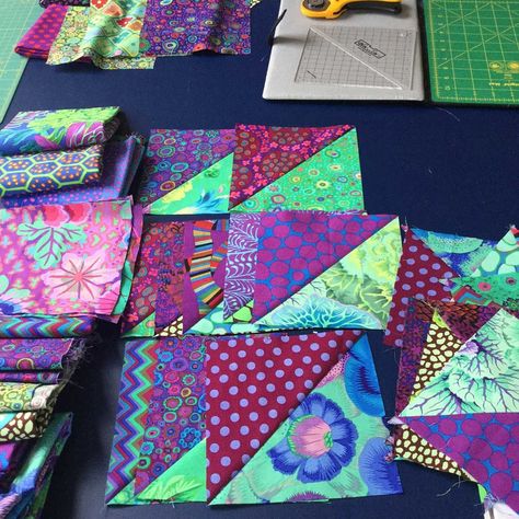 Layer Cake Ideas, Kaffe Quilts, Purple Quilt, Quilt Layers, Kaffe Fassett Quilts, Crazy Quilt Blocks, Kaffe Fassett Fabric, Half Square Triangle Quilts, Batik Quilts