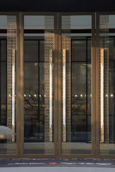 Hotel Doors Design, Restaurant Door, Room Door Decorations, Steel Door Design, Modern Entry, Hotel Door, Hotel Entrance, Entrance Door Design, Door Inspiration