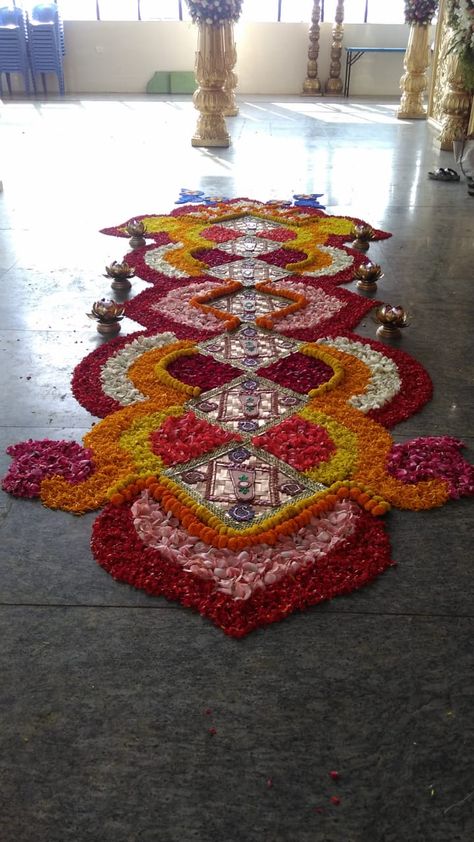 Sapthapadhi Decorations, Saptapadi Decoration Ideas, Gahuli Design, Alpona Art, Welcome Home Decorations, Home Flower Decor, Ganapati Decoration, Floor Decoration, Housewarming Decorations