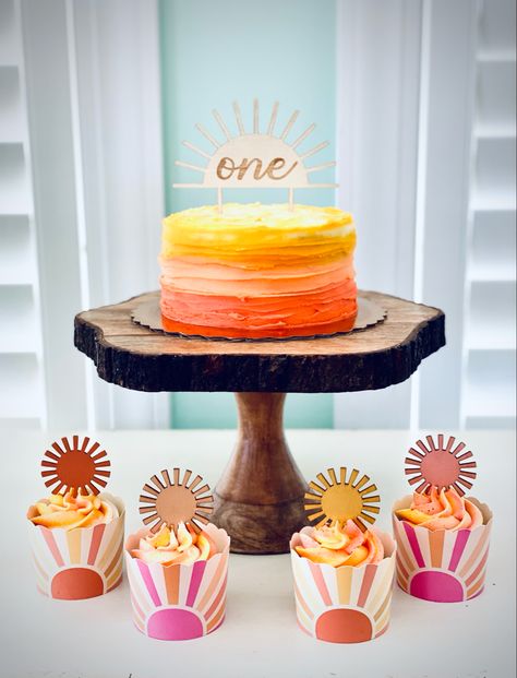 Sunrise, smash cake Sun Birthday Cupcakes, Trip Around The Sun Smash Cake, Sunshine Birthday Cupcakes, One In The Sun First Birthday Cake, Yellow Smash Cake, Sun Themed Birthday Cake, Sun Smash Cake 1st Birthdays, Sun Cupcake Cake, Sunshine Smash Cake 1st Birthdays