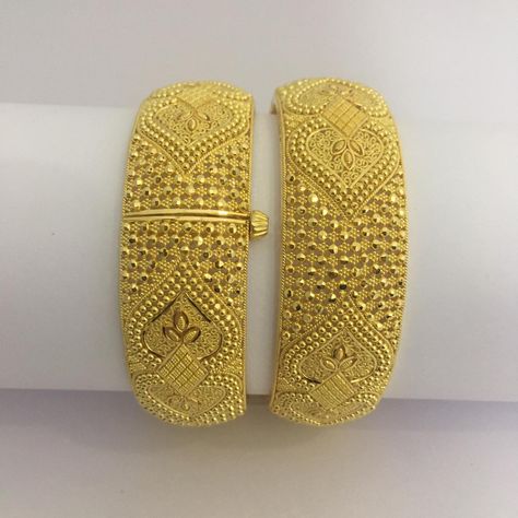 Gold bangles designs 
Latest gold bangles collection Dubai Gold Bangles Design Beautiful, Kangan Design, Latest Gold Bangles, Gold Bangles Set, Dubai Gold Bangles, Gold Kangan, Arabic Designs, 22k Gold Bangles, Dubai Gold Jewelry