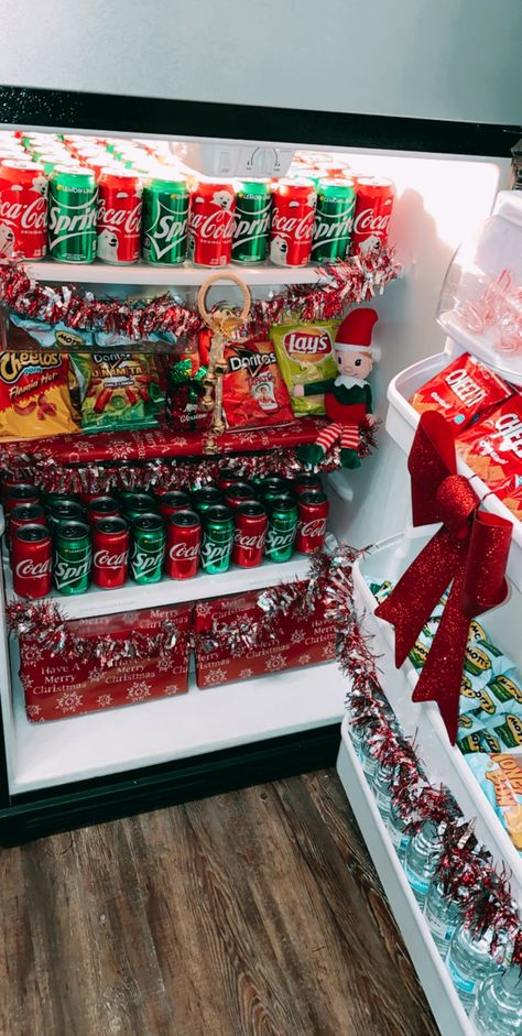 This is a cute festive idea for Christmas wow fridge for your apartment models! ⛄️🎄  We believe keeping the fridge cute, themed, and exciting leaves a lasting impression on our prospects 😃 Wow Fridge, Fridge Ideas, Sleepover Snacks, Resident Events, Drink Fridge, Snack Organizer, Neon Quotes, Sleepover Food, Junk Food Snacks