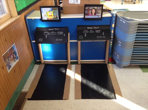 Treadmills for healthy bodies week in dramatic play!  Contact paper, cardboard, cardboard tubes. Dramatic Play Themes, Body Preschool, Healthy Bodies, Role Play Areas, Dramatic Play Area, Dramatic Play Preschool, Preschool Centers, Dramatic Play Centers, Creative Curriculum