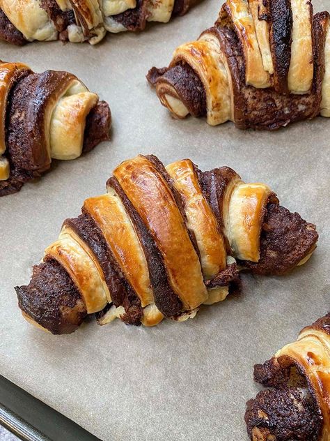 3 Ingredient Puff Pastry Croissants | Ash Baber Puff Pastry Croissants, Ash Baber, Pastries Aesthetic, Sweet Puff Pastry Recipes, Puff Pastry Croissant, Chocolate Croissant Recipe, Puff Pastry Chocolate, Easy Puff Pastry Desserts, Pastry Croissant