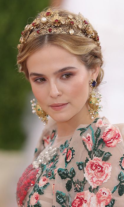 Zoey Deutch, Costume Institute, Wearable Device, How To Make Hair, About Hair, Hair Jewelry, Beyonce, Bridal Hair, Nasa