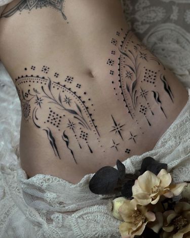 #Relationship# fashion# diy Tattoo Belly, Tummy Tattoo, Stomach Tattoos Women, Mystical Tattoos, Belly Tattoos, Muster Tattoos, Ornamental Tattoo, Tattoos Geometric, Stomach Tattoos