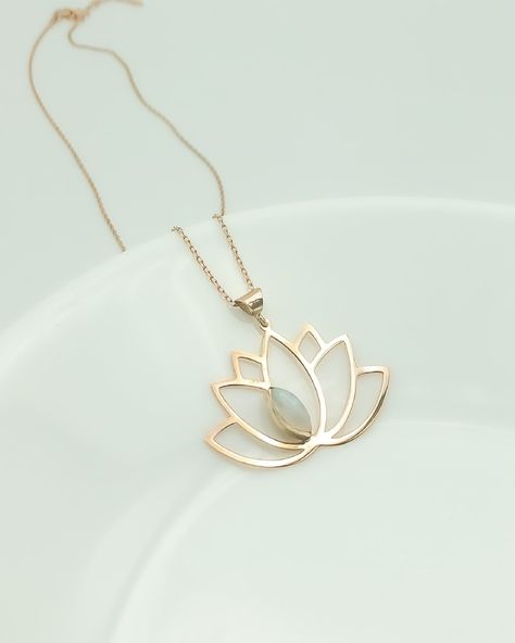 Lotus Flower Necklace, Silver Dragon Necklace, Lotus Necklace, Gold Ring Designs, Dragon Jewelry, Mom Jewelry, Classy Jewelry, Handmade Jewelry Designs, Jewelry Lookbook