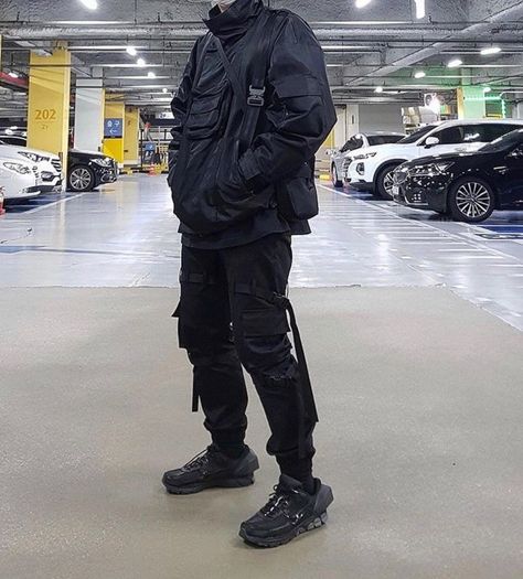 Dark Wear Aesthetic, All Black Techwear, Men’s Tech Wear, Techwear Outfits Men, Tech Wear Aesthetic Men, Tech Core Fashion, Techwear Photoshoot, Techwear Aesthetic Men, Techwear Fashion Men