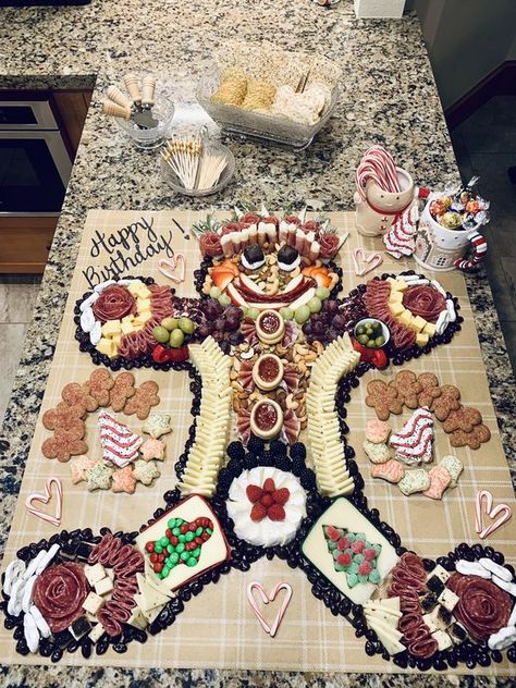 Charcuterie Masterclass! | My 1st mini-grazing table - Gingerbread Man for my SIL’s birthday | Facebook Charcuterie Food, Christmas Charcuterie, Food Artists, Grazing Table, Charcuterie Recipes, Grazing Tables, Food Presentation, Charcuterie Board, Christmas Season