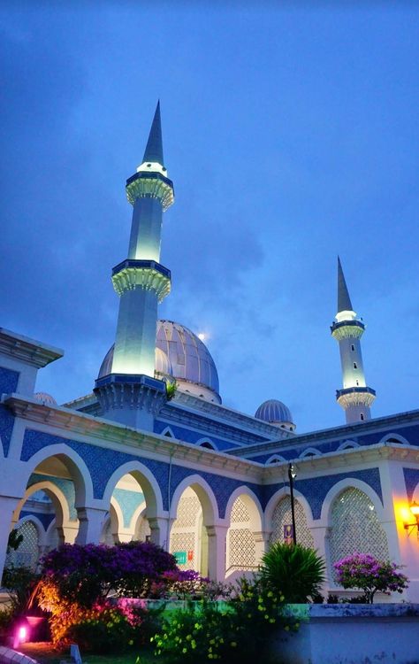 Sultan Ahmad Mosque, Kuantan, Pahang, Malaysia. Kuantan Pahang, Kuantan, Taj Mahal, Building, Travel, Quick Saves