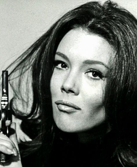 Diana Rigg Dianna Rigg, Diana Riggs, Avengers Forever, Dame Diana Rigg, Spy Shows, 60s Tv, Avengers Girl, Emma Peel, Fritz Lang