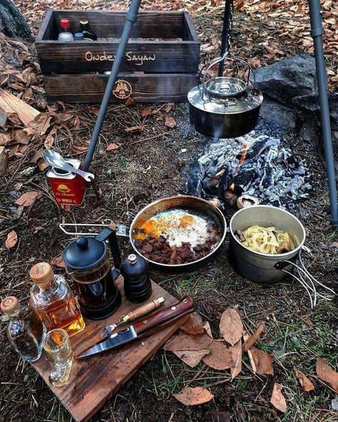 Camping Lists, Meals For The Family, Auto Camping, Camping Family, Camping Inspiration, Easy Camping Meals, Camping Photography, Camping Aesthetic, Campfire Food