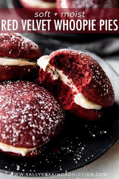 Whoopie Pie Filling, Red Velvet Desserts, Red Velvet Whoopie Pies, Whoopie Pie Recipe, Chocolate Whoopie Pies, Velvet Cookies, Pumpkin Recipes Healthy, Savory Pumpkin Recipes, Whoopie Pie