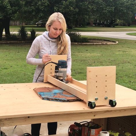 Suzie | The Accent Piece | Today, I’ll be planing this live edge resin pour with the recently finished router sled. (This picture was intentionally taken beforehand… | Instagram Router Sled, Homemade Tables, Wooden Pallet Projects, Router Woodworking, Wood Router, Diy Holz, Diy Furniture Table, Diy Pallet Projects, Woodworking Furniture