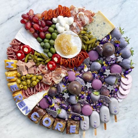 Purple Food Platter, Purple Food Board Ideas, Purple Food Board, Purple Charcuterie Board, Sweet Platter, Purple Desserts, Purple Board, Platter Board, Sharing Platters