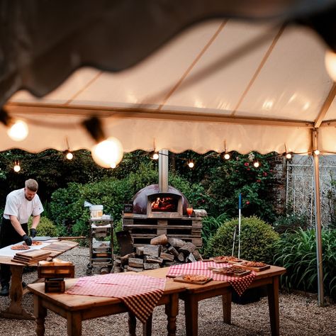 JUNE 16th - MEET THE TEAM, PIZZA & COCKTAILS 👀👏🏼🍕🥂⚡️ ICYMI… we’re having an open day. The whole crew will be here: chat with the events team and our lovely front of house management team, chef J will be outside on the pizza oven working her magic with some yummy snacks, there will be plentyyyy of cocktails to sample (inc. mocktails too) and lots of gorgeous set ups for you to gather some inspo. ✨🪩🩷🍋 (@karenanemoneblue will be working her magic as always) If you’re an enquiring couple, p... Pizza Garden Party, House Management, Garden Pizza, Pizza House, Box House, Outdoor Pizza Oven, Pizza Box, Outdoor Pizza, Open Day