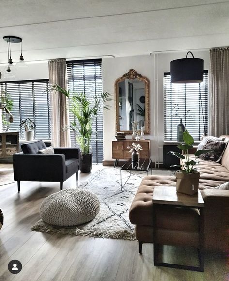 Living Room Plants Decor, Antique Living Room, Living Room Plants, Room With Plants, Elegant Living Room, Elegant Living, New Energy, Living Room Inspiration, Home Fashion