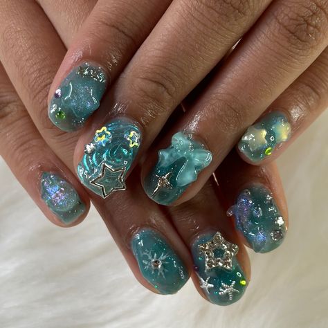 Aqua Jelly Nails, Ocean Inspired Nail Art, Teal Jelly Nails, Short Junk Nail, Under Water Nails, Ocean Nails Short, Short Ocean Nails, How To Do Jelly Nails, Blue Funky Nails