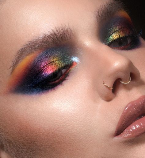 Oil Slick Makeup, Chrome Eyeshadow, Makeup Inspired, Linda Hallberg, Bold Makeup, Festival Makeup, Eye Makeup Art, Makeup Goals, Interstellar