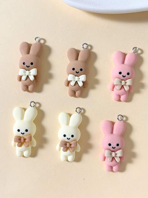 Keychain From Clay, Clay Keychain Diy Cute, Cute Clay Keychain Ideas, Keychain With Clay, Soft Clay Art, Soft Clay Ideas, Clay Rabbit, Bunny Clay, Clay Bunny