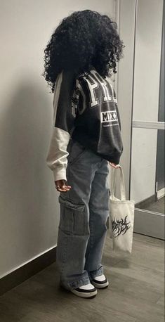 Tomboy Outfit Ideas, Pakaian Hipster, Looks Hippie, Looks Hip Hop, Street Style Outfits Casual, Boyish Outfits, Teen Swag Outfits, Winter Streetwear, Cargo Pants Outfit