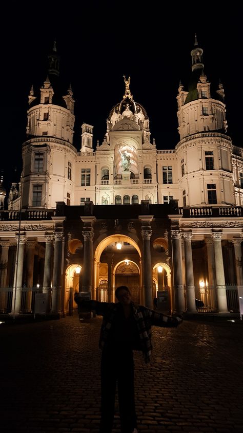 #aesthetic #schwerin #inspiration #tumblr #vintage #beige #castle #travel #germany Travel Germany, Travel Europe, Dream Vacation, Dream Vacations, Europe Travel, Taj Mahal, Castle, Germany, Tumblr