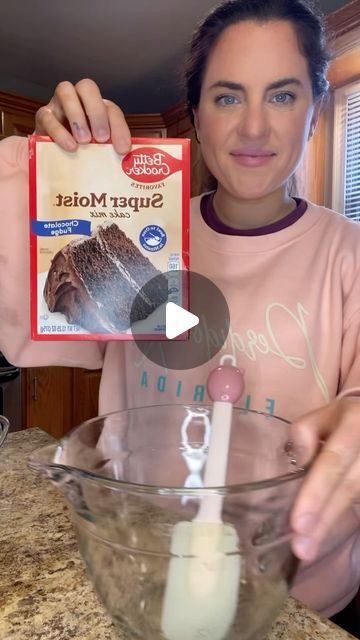 New Mexican Desserts, Extra Moist Box Cake, Abuelita Chocolate Cake, Chocolate Dessert Videos, 3 Leches Cake Recipe Easy Box Cake, How To Make Easy Desserts, Desserts With Pudding Mix Easy Recipes, Mexican Chocolate Desserts, Yummy Dessert Ideas