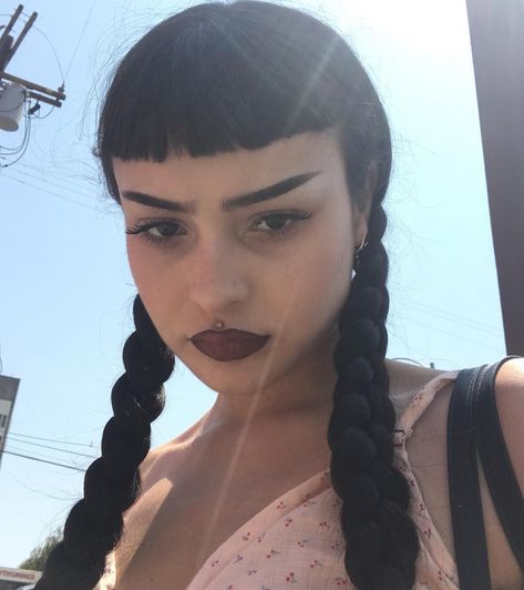 chevleia Straight Brows Goth, Straight Eyebrows Goth, Goth Micro Bangs, Micro Bangs Goth, Goth Eyebrows, Long Eyebrows, Micro Bangs, Woman Face Photography, Straight Eyebrows