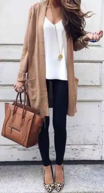 8 Classic First Date Outfits You Need To Try ASAP Fall Outfits Women 30s, Fall Outfits Women 20s, Summer Outfits Women 30s, Black Leggings Outfit, Legging Outfits, Fall Outfits For Work, Trendy Fall Outfits, Cute Fall Outfits, 가을 패션