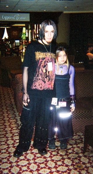 90s Nu Metal Fashion, Masculine Goth Outfits, Mall Goth 90s, Mall Goth 2000s, Mall Goth Fashion, Metal Outfits, Mall Goth Outfits, Manifest Aesthetic