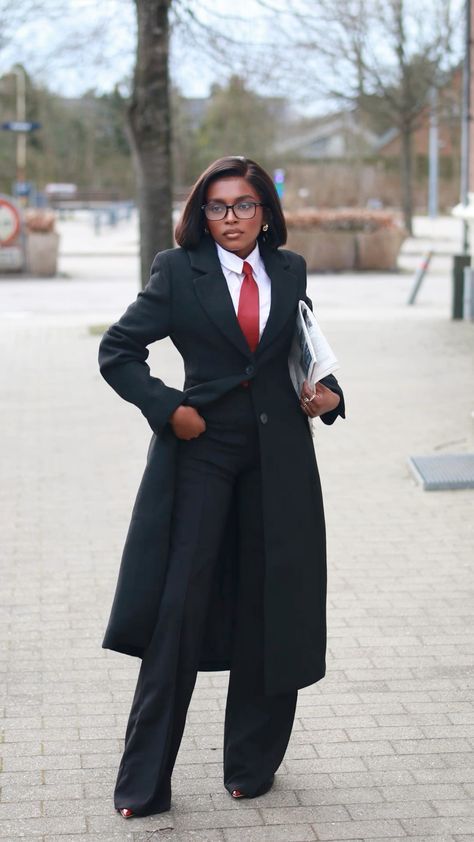 Corporate Photoshoot Women, Black Women In Suits, Necktie Outfits For Women, Holding Newspaper, Power Suits For Women, Luxury Black Women, Woman Wearing Glasses, Black Coat Outfit, Stylish Business Outfits