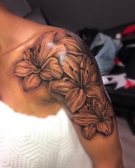 Cute Shoulder Tattoos, Lillies Tattoo, Girl Shoulder Tattoos, Arm Sleeve Tattoos For Women, Cute Hand Tattoos, Snakebites, Forarm Tattoos, Black Girls With Tattoos, Flower Tattoo Shoulder