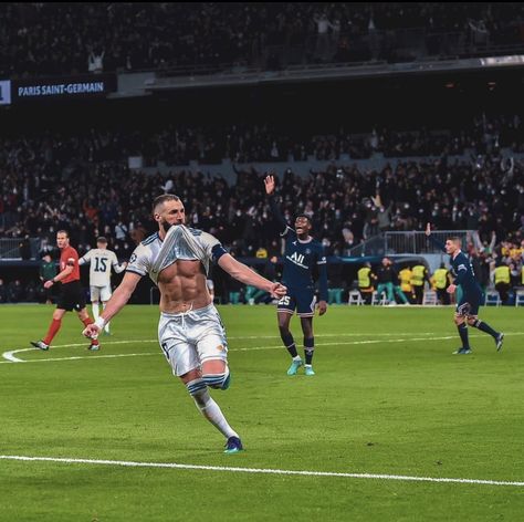 Benzema 2022, Real Madrid Team, Real M, Real Madrid Wallpapers, Madrid Wallpaper, Football Images, Football Icon, Football Pictures, Paris Saint-germain