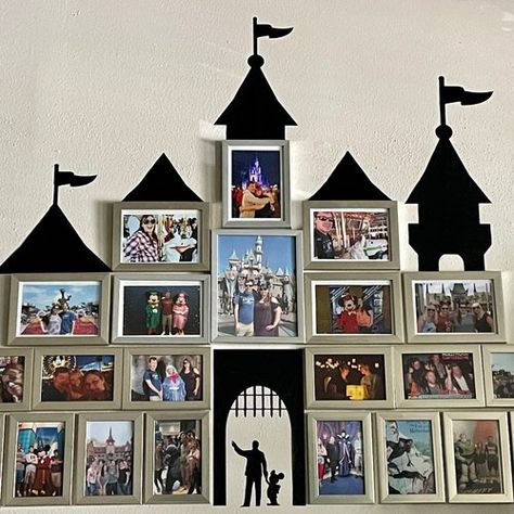 Disney Photo Wall Collage, Disney Photo Collage, Needle Palm, Disney Photo Frames, Disney Craft, Disney Wall Decor, Disney House, Castle Photo, Disney Room