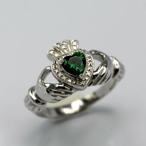 Green Emerald Wedding, Emerald Engagement Ring Green, Heart Engagement, Marquise Diamond Ring, Wedding Women, Celtic Wedding Rings, Heart Engagement Rings, Emerald Wedding, Engagement Wedding Ring Sets