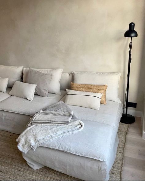 Raw Home Decor, Slip Cover Sofa Living Room, Ikea Sofa Soderhamn, Linen Home Decor, Soderhamn Sofa Ideas Living Rooms, Bemz Soderhamn, Ikea White Sofa, Soderhamn Chaise Longue Ideas, Living Room Söderhamn