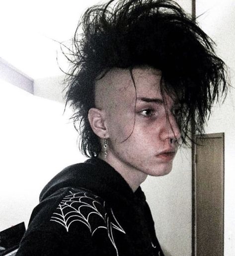 Goth Guys, Punk Aesthetic, Dyed Hair Inspiration, Punk Hair, Alternative Hair, Hair Reference, Grunge Goth, Cut My Hair, Dream Hair