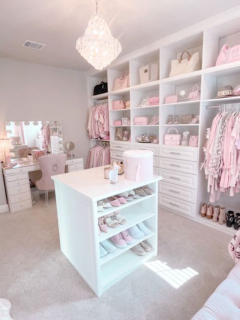 Pink Walking Closet, Pink Aesthetic Closet, Makeup Room And Closet, Cute Walk In Closet, Rooms In A House List, Coquette Walk In Closet, Pink And White Closet, Walk In Closet Huge, Girly Girl Bedroom