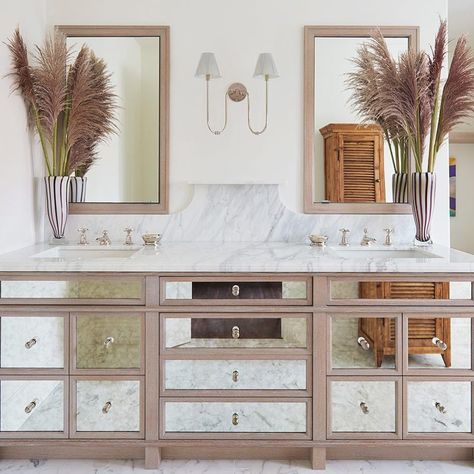 Glam Mirrored Bathroom Vanity Decor via @ellenkavanaugh Glam Bathroom Decor Ideas, Transitional Guest Bathroom, Custom Bathroom Vanities, Romantic Bathroom, Glam Bathroom Decor, Glamorous Interior Design, Glamorous Bathroom Decor, Bathroom Redecorating, Glam Bathroom