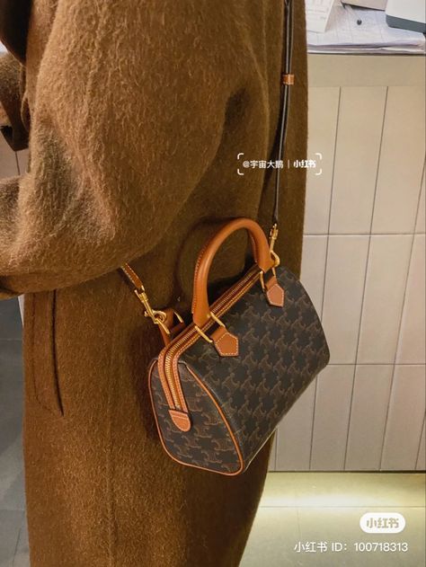 Celine Crossbody Bag Outfit, Celine Handbag Outfit, Celine Boston Bag Outfit, Celine Ava Bag Outfit, Boston Bag Outfit, Celine Bag Outfit, Celine Ava Bag, Celine Bucket Bag, Celine Boston Bag