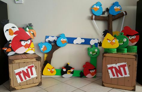 Angry Birds Party Decorations, Angry Birds Decorations, Angry Bird Birthday Party, Looney Tunes Party, Bird Birthday Parties, 2nd Birthday Party For Boys, Angry Birds Party, Flappy Bird, Smash Cake Boy