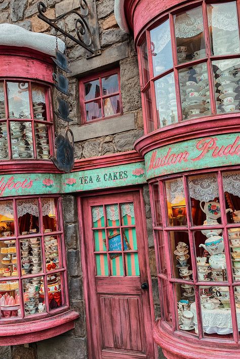 1001 Pallets, Shop Fronts, Harry Potter Aesthetic, Wizarding World Of Harry Potter, Shabby Cottage, Harry Potter World, Beautiful Doors, Store Front, Tea Shop