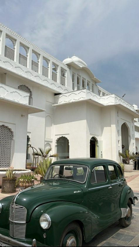 Desi Architecture, Endeavor Car, Buddha Background, Jaipur Travel, Desi Vibes, Desi Aesthetics, Royal Aesthetic, Desi Aesthetic, Vintage Vehicles